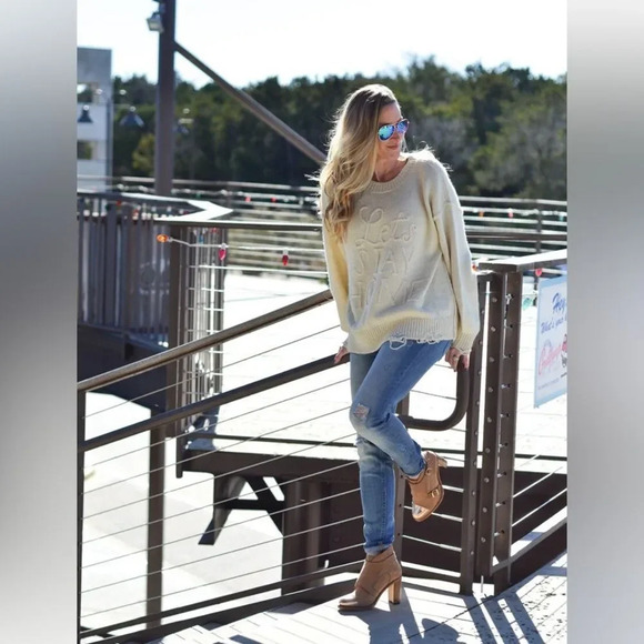 WILDFOX Let’s Stay Home Sweater Large - Picture 11 of 11